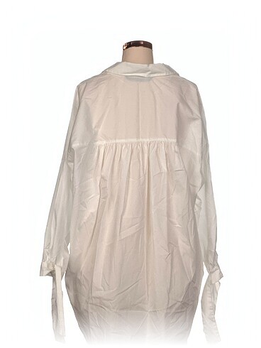 l Beden Zara Bluz %70 İndirimli.