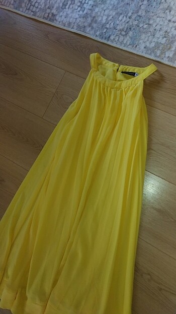 l Beden sarı Renk Pileli elbise 