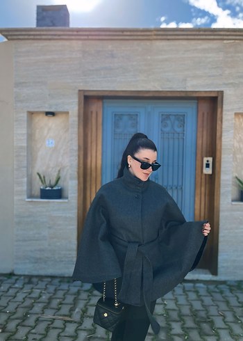 Düğmeli Gri Yün Kadın Pelerin - Görsel 3