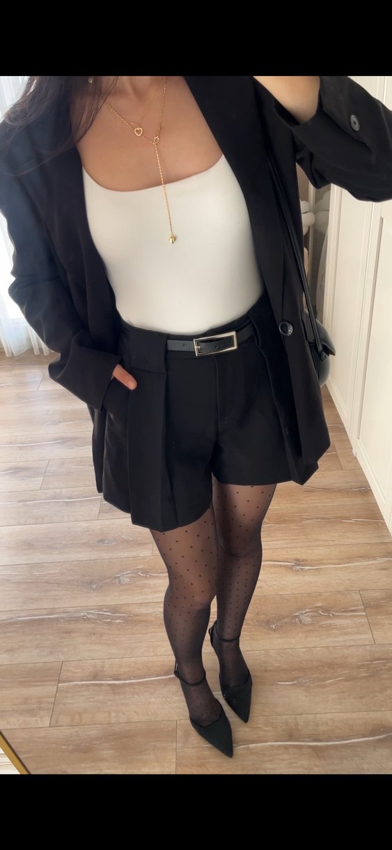 Kadın Siyah Kemerli Yüksek Bel Şort - Görsel 4