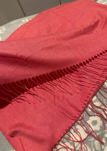 Kadın Kırmızı İpek Dokulu Püsküllü Şal - Görsel 3