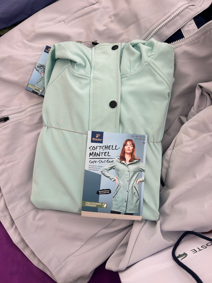 Uzun Yeşil Kadın Yağmur Parkası - Görsel 2