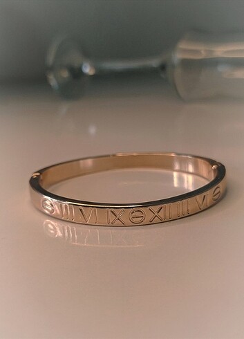 Cartier Model Kelepçe Bileklik 