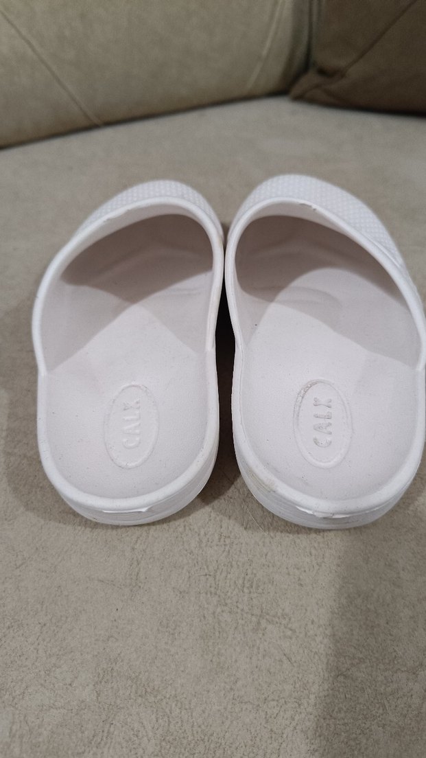 Beyaz Kadın Minimalist Terlik - Görsel 2