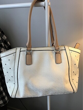 Diğer Guess kol çantası