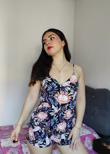 Çiçek Desenli Mini Tulum - Görsel 2