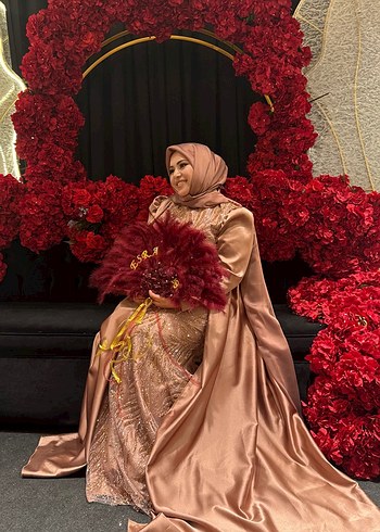 Uzun Kol, Yüksek Yakalı Camel Kadın Abiye - Görsel 2