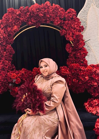 Uzun Kol, Yüksek Yakalı Camel Kadın Abiye - Görsel 3