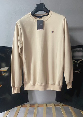 TOMMY HİLFİGER ERKEK SWEATSHİRT M BEDEN İLANI