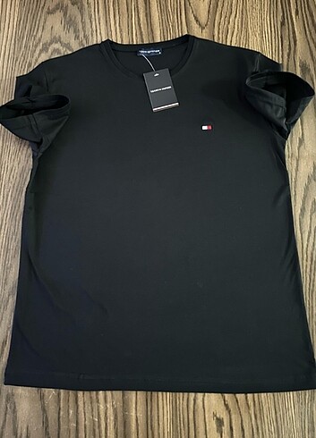 Tommy Hilfiger Erkek T-shirt Siyah L Beden 