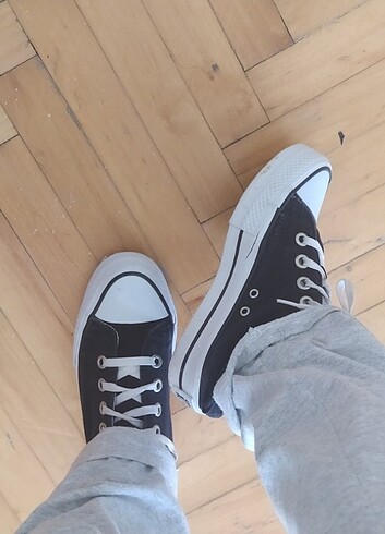 37 Beden siyah Renk Converse ayakkabi