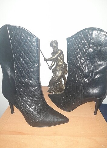 38 Beden Ninewest 38 numara Kadın Bot
