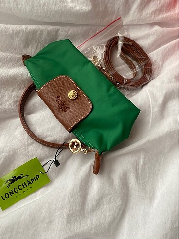 Longchamp canta