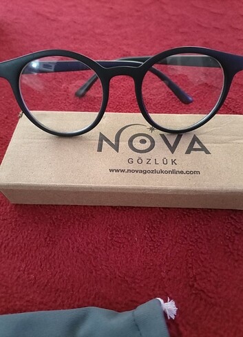 Nova bilgisayar gözlük. Yeni hiç kullanılmamış. Büyük çerçeve se