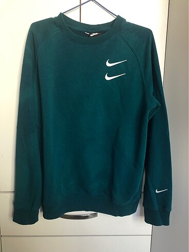 nike sweatshirt