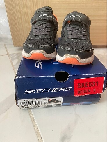 22 Beden Skechers dynamic tread