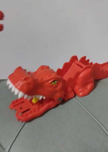 Beden Kırmızı Dinozor Figürleri