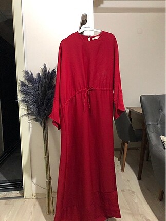 Kırmızı uzun elbise