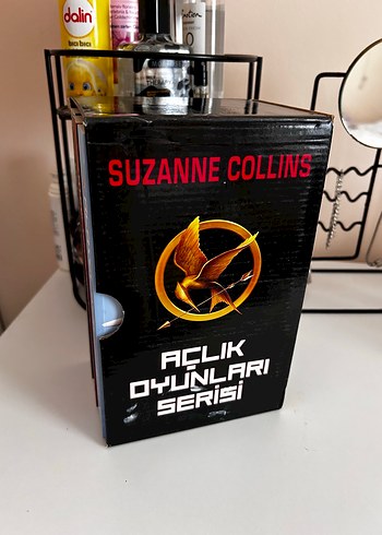 Açlık Oyunları Serisi - Suzanne Collins