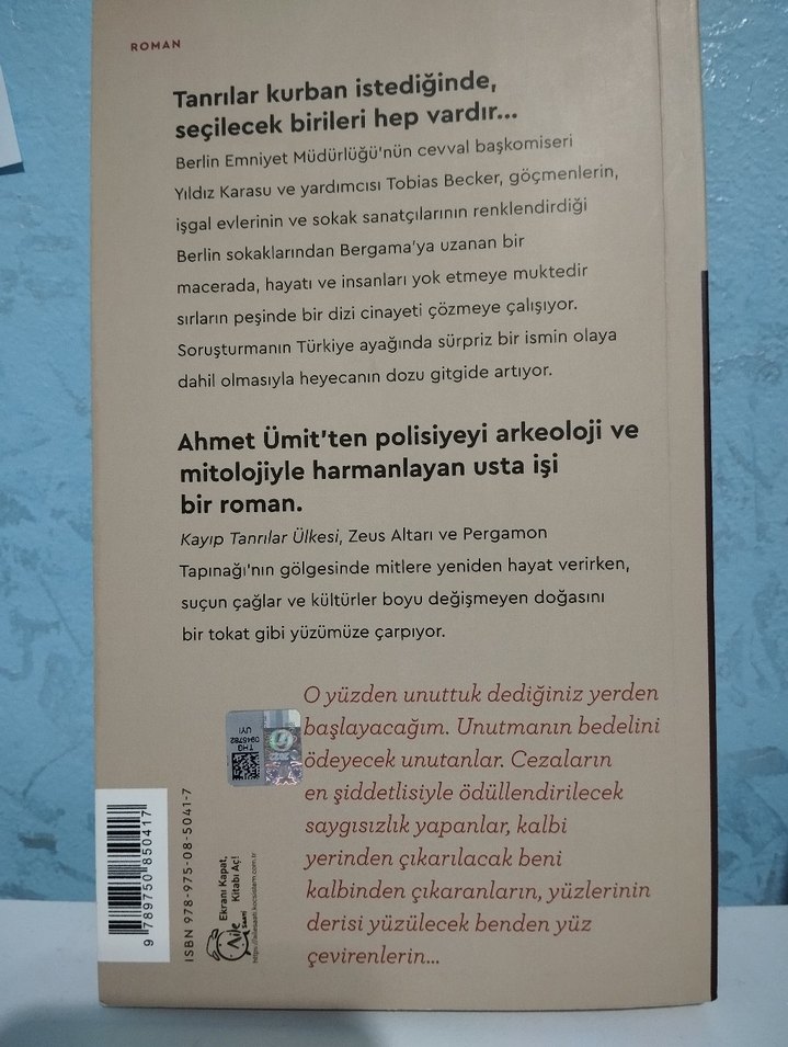 Kayıp Tanrılar Ülkesi - Ahmet Ümit - Görsel 2