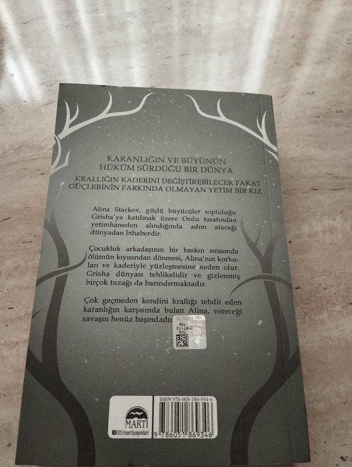 Gölge ve Kemik - Leigh Bardugo - Görsel 2
