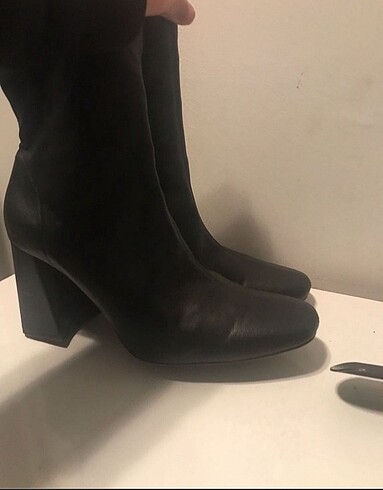 37 Beden siyah Renk Bershka bot