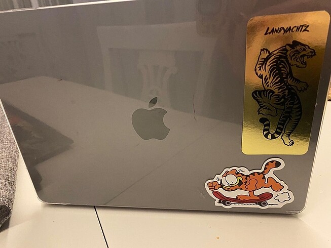 Beden Macbook Air M2 2022 256GB SSD