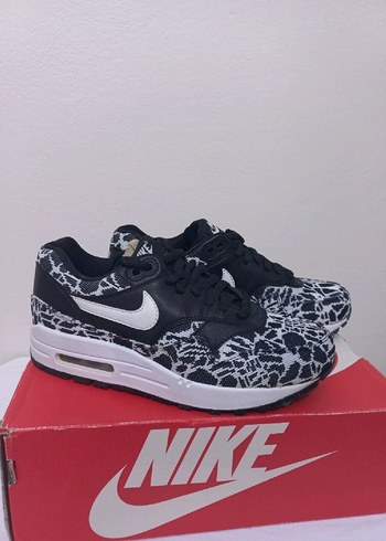 36,5 Beden Nike Siyah Spor Ayakkabı