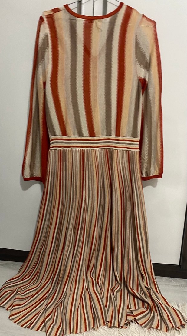 İpekyol Bej Çizgili V Yaka Piliseli Uzun triko Elbise 40 - Görsel 3