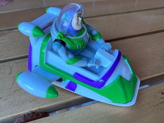 Buzz ışıkyılı toy story oyuncak hikayesi