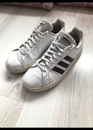 40 Beden beyaz Renk Adidas grand court base spor ayakkabı