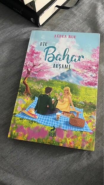 Bir bahar akşamı ciltsiz