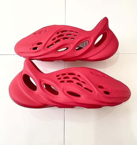 Foam vermillion