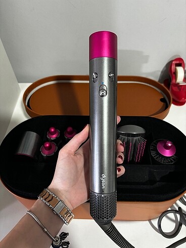Dyson airwrap