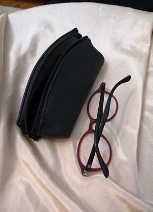 NINETY EYE WEAR 