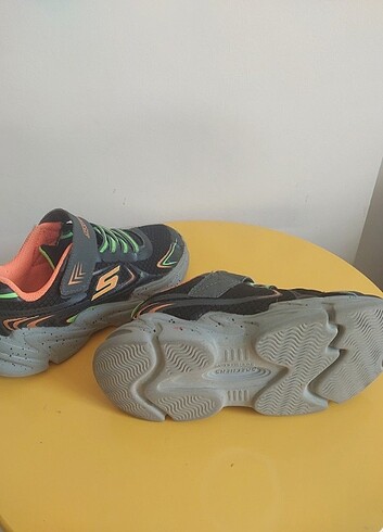30 Beden Skechers erkek çocuk spor ayakkabı