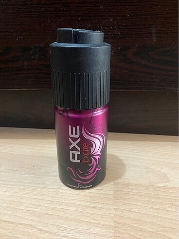 Diğer Axe deodorant