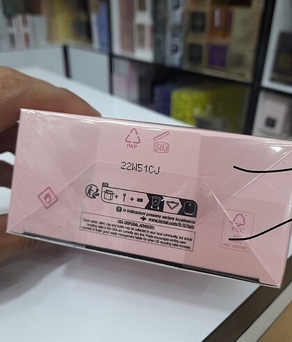  Beden prada paradoxe parfum