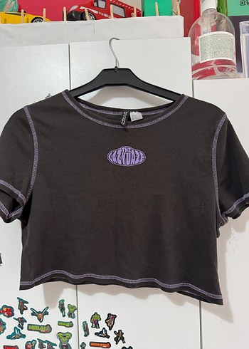 Mor Baskılı Kısa Kollu Crop Top