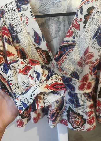 Dantel Detaylı bluz - Görsel 3