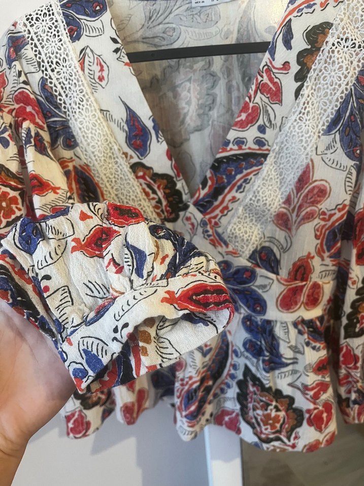 Dantel Detaylı bluz - Görsel 3