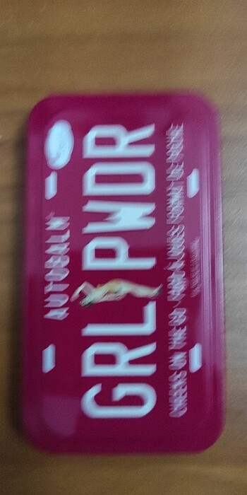 The balm giro power allık paleti