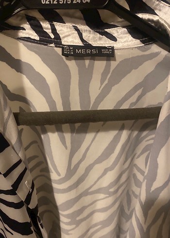 Kürk Detaylı Zebra Desenli Uzun Kollu Gri Kadın Gömlek - Görsel 2