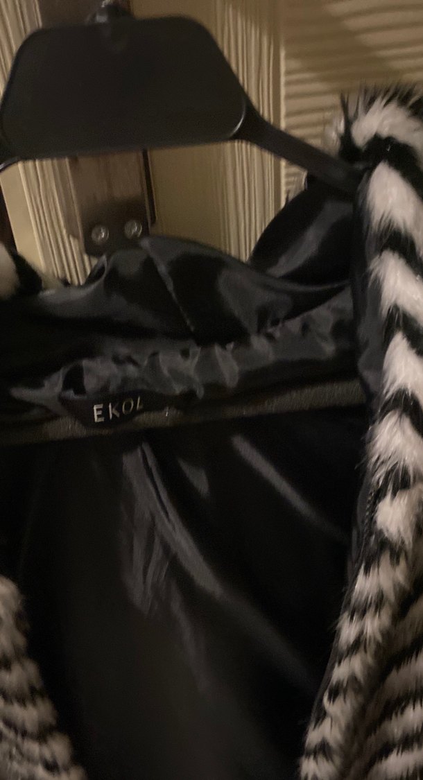 Kürk Detaylı Uzun Zebra Desenli Kadın Yelek - Görsel 2