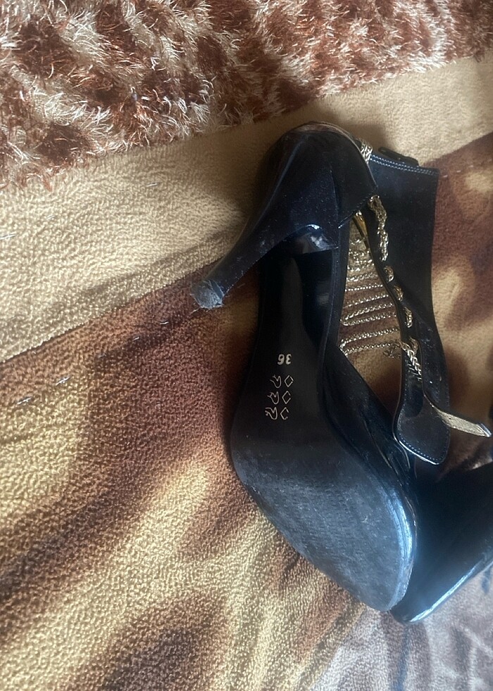 Topuklu ayakkabı - Görsel 3