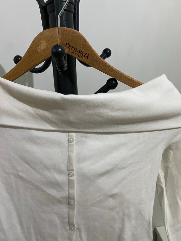 Düğmeli Beyaz Uzun Kollu Bluz - Görsel 4