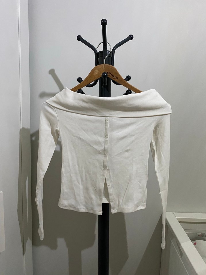 Düğmeli Beyaz Uzun Kollu Bluz - Görsel 2