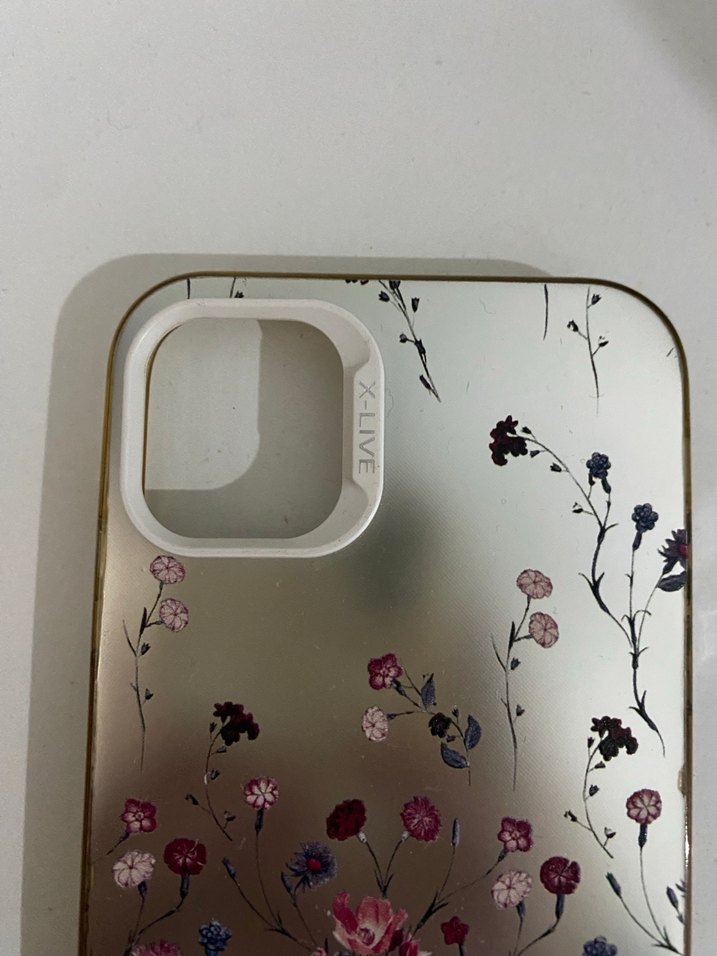 Çiçek Desenli Telefon Kılıfı - Görsel 2