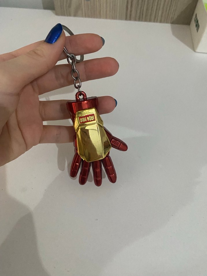 Renkli Zincir Detaylı Iron Man Anahtarlık - Görsel 4