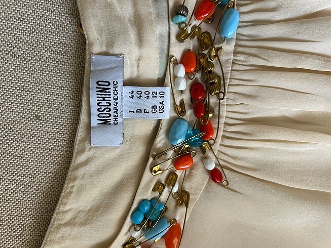 l Beden Moschino ipek bluz